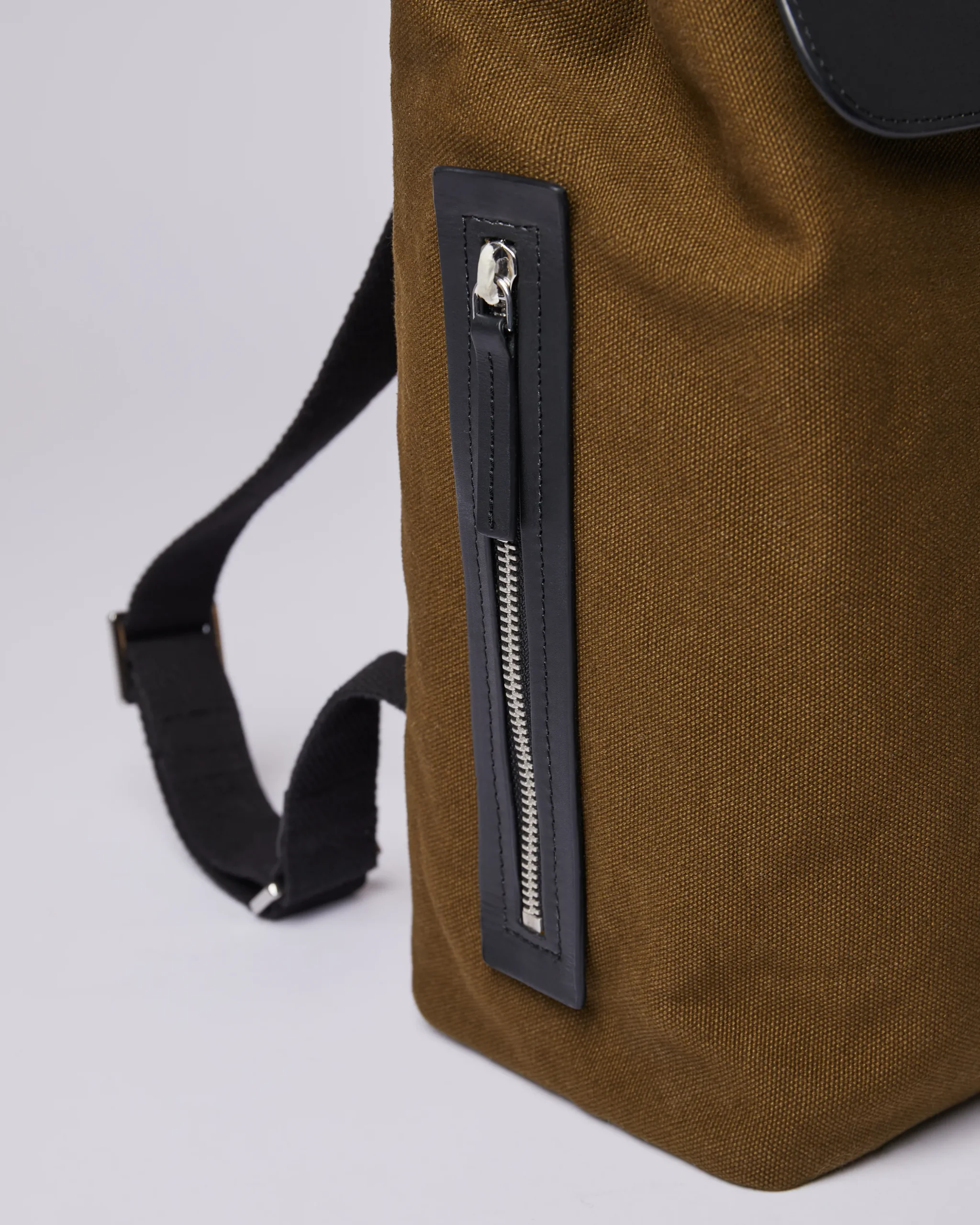 Alva Metal Hook